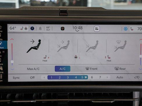 Used 2025 Jeep Wrangler Sahara image 16