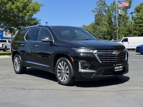 Used 2022 Chevrolet Traverse Premier AWD/4WD image 2