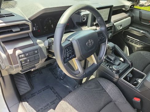 Used 2025 Toyota 4Runner SR5 AWD/4WD image 13