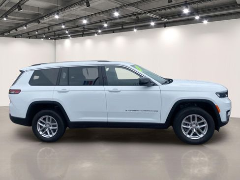 Used 2023 Jeep Grand Cherokee L Laredo image 8
