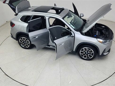 Used 2024 BMW X1 xDrive28i w/ Premium Package image 82