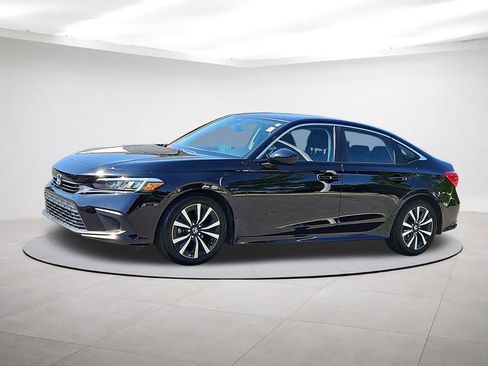 Used 2022 Honda Civic EX image 3