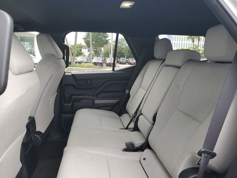 Used 2025 Toyota 4Runner SR5 image 12