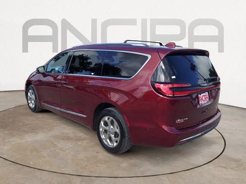 Used 2021 Chrysler Pacifica Limited w/ Uconnect Theater Family Group AWD/4WD image 8