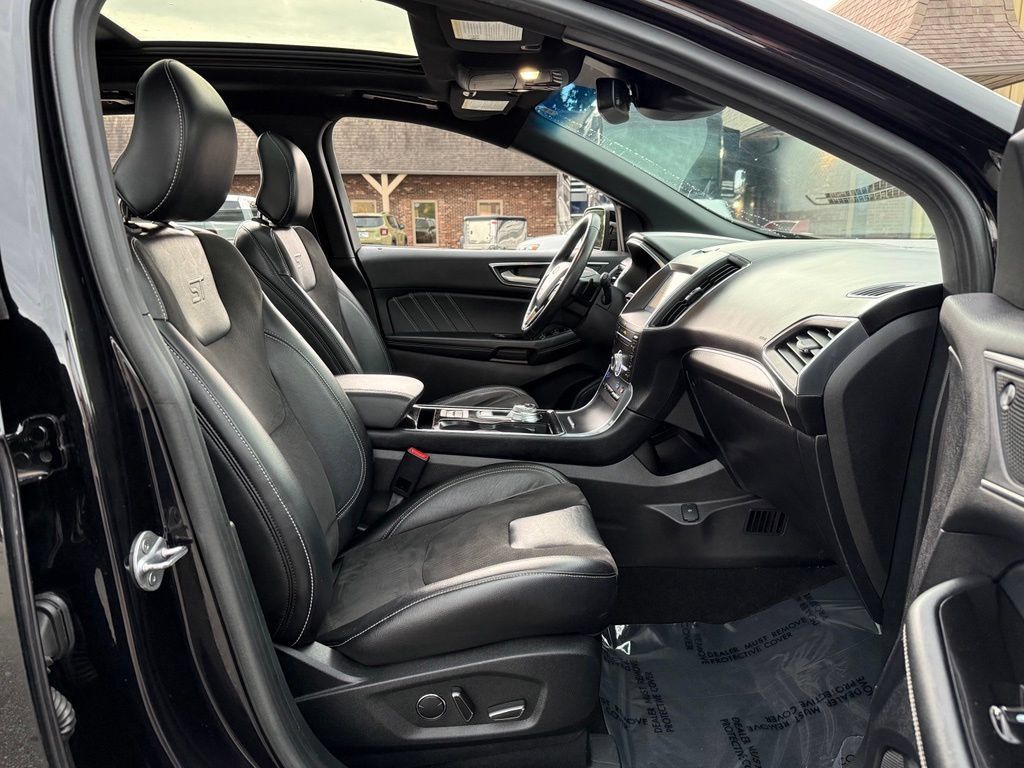 Used 2019 Ford Edge ST w/ Equipment Group 401A AWD/4WD image 21