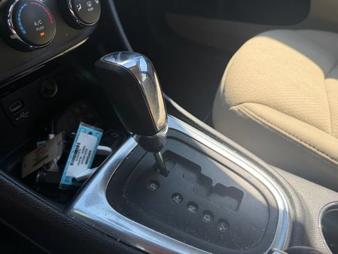 Used 2013 Chrysler 200 LX FWD image 20
