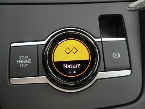 New 2026 Volkswagen Tiguan SE image 10