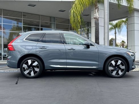 Certified 2023 Volvo XC60 T8 Plus AWD/4WD image 6