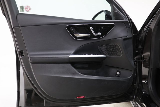 Used 2025 Mercedes-Benz C 300 4MATIC Sedan image 19