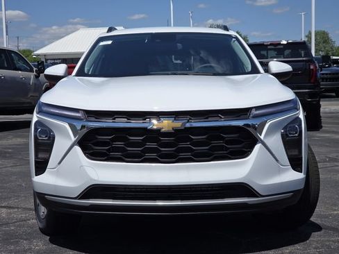 New 2026 Chevrolet Trax LT w/ Driver Confidence Package FWD image 16
