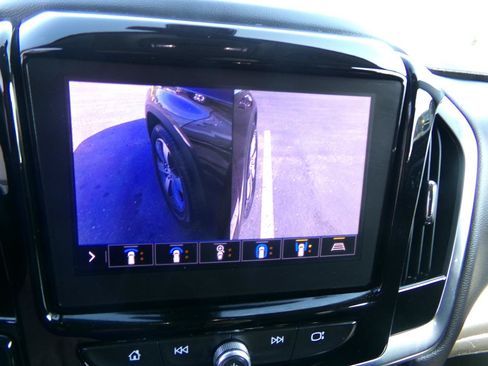 Used 2020 Chevrolet Traverse LT w/ LT Premium Package AWD/4WD image 36