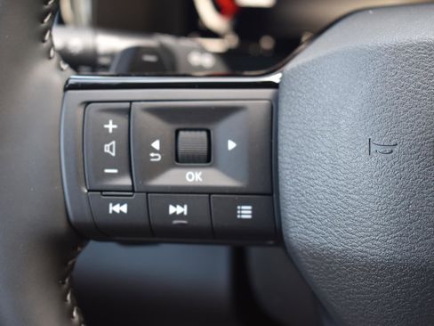 New 2026 Nissan Pathfinder SL FWD image 34