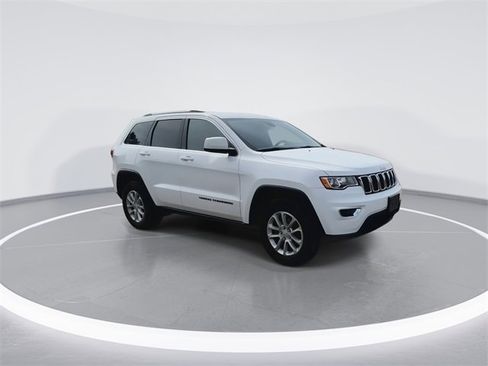 Used 2021 Jeep Grand Cherokee Laredo image 13