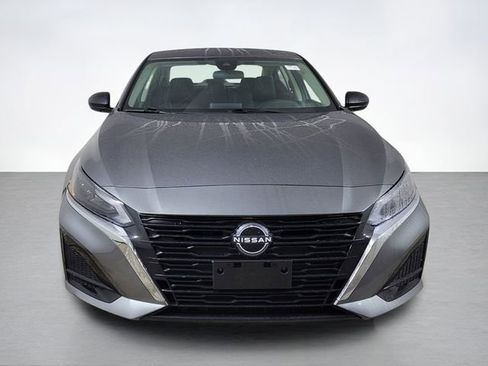 Used 2025 Nissan Altima 2.5 SV image 8