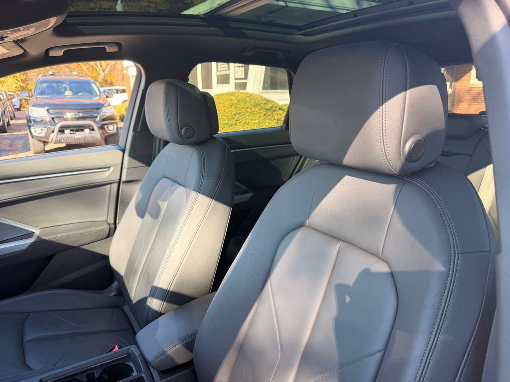 Used 2023 Audi Q3 2.0T Premium w/ Convenience Package AWD/4WD image 25