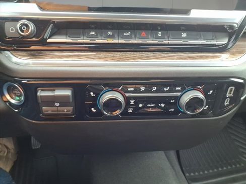 Used 2025 Chevrolet Silverado 1500 LT image 19