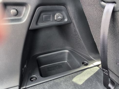 Used 2025 Honda Pilot TrailSport image 40
