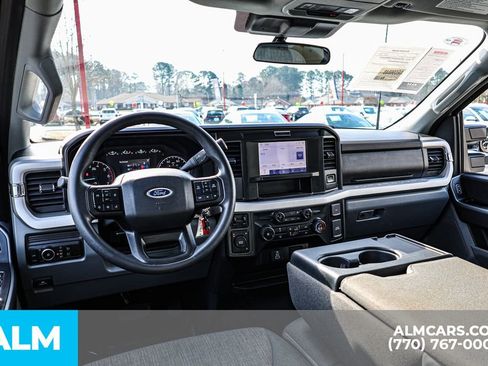Used 2025 Ford F250 XLT image 28