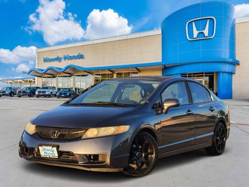 Used 2010 Honda Civic LX image 1