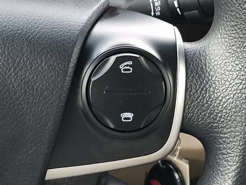 Used 2012 Toyota Camry LE FWD image 26