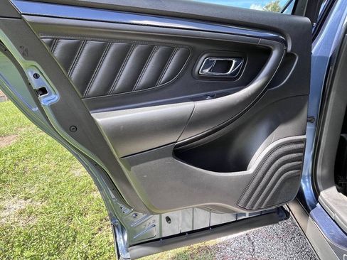 Used 2018 Ford Taurus SHO AWD/4WD image 38