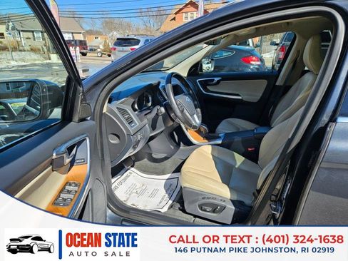 Used 2016 Volvo XC60 T5 Platinum w/ Climate Package image 10