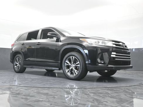 Used 2019 Toyota Highlander Plus FWD image 66