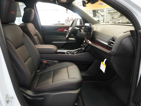 New 2026 Chevrolet Traverse Z71 w/ Driver Confidence Package AWD/4WD image 38