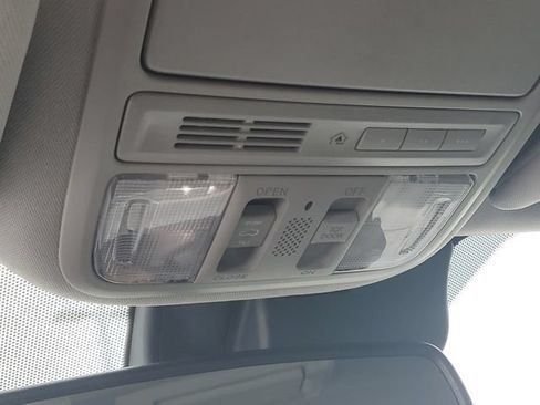 Used 2018 Honda Pilot Touring image 33