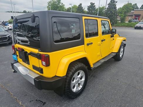 Used 2015 Jeep Wrangler Unlimited Sahara w/ Connectivity Group AWD/4WD image 8