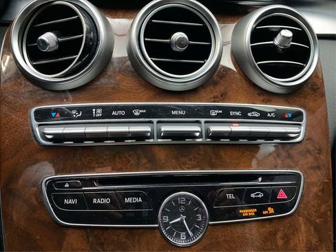 Used 2015 Mercedes-Benz C 300 4MATIC Sedan image 32