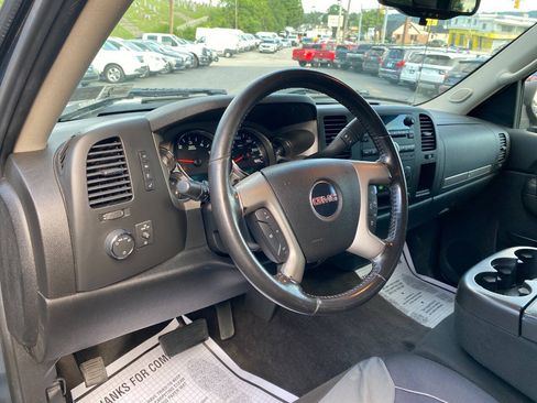 Used 2011 GMC Sierra 1500 SLE w/ Power Tech Package AWD/4WD image 10