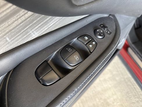 Used 2018 Nissan Murano SV w/ Premium Package image 23