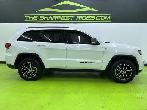 Used 2017 Jeep Grand Cherokee Trailhawk w/ Trailhawk Luxury Group AWD/4WD image 11