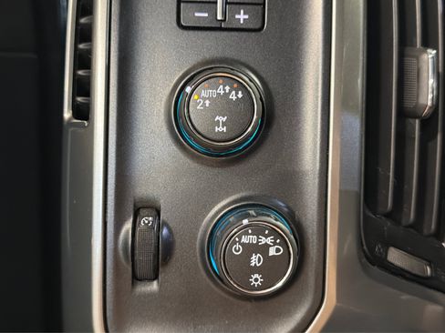 Used 2018 Chevrolet Silverado 1500 LT w/ All Star Edition AWD/4WD image 20