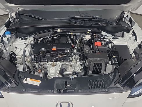 Certified 2025 Honda HR-V Sport image 15