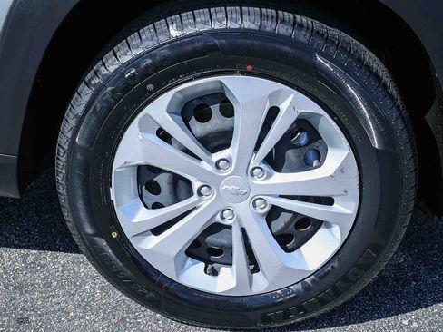 Used 2024 Chevrolet Trax LS image 12