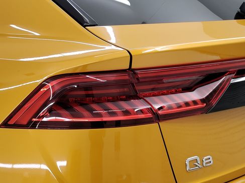 Used 2019 Audi Q8 Premium w/ Convenience Package image 11