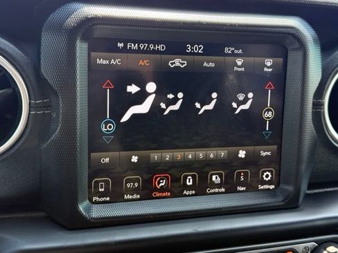 Used 2020 Jeep Gladiator Overland AWD/4WD image 22