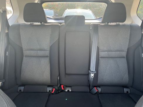 Used 2025 Nissan Rogue SV FWD image 40