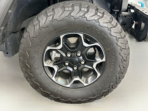 Used 2023 Jeep Wrangler Unlimited Rubicon 4xe w/ Cold Weather Group AWD/4WD image 11