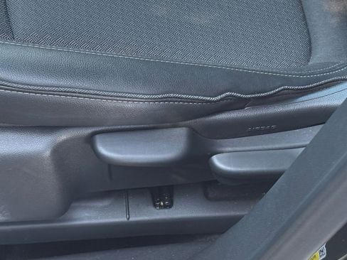 Used 2025 Buick Encore GX Preferred image 23