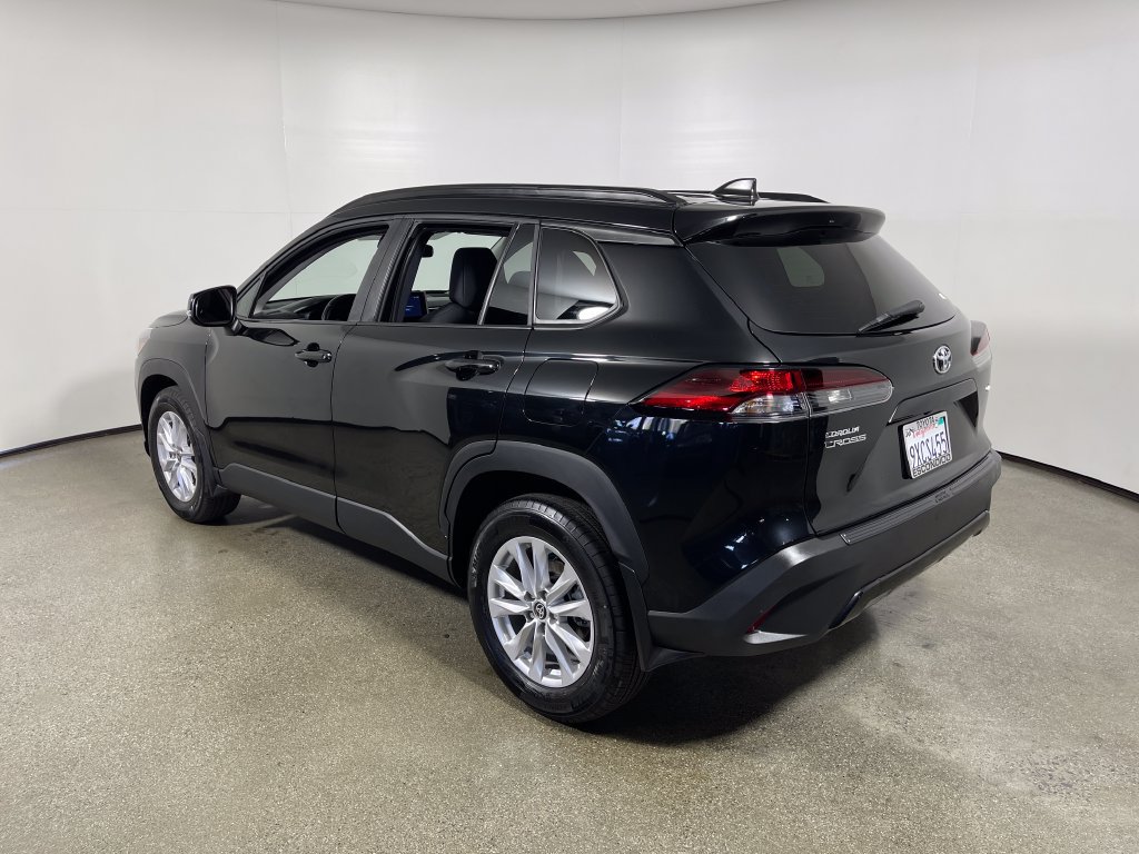 Used 2026 Toyota Corolla Cross LE FWD image 5