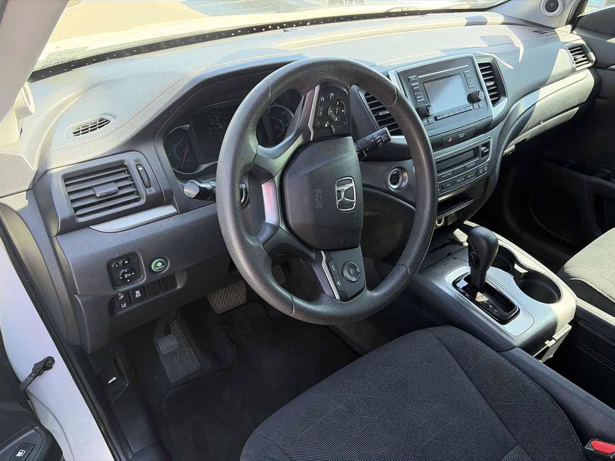 Used 2020 Honda Pilot LX image 2