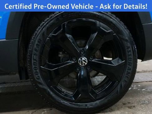Certified 2025 Volkswagen Taos SE image 80