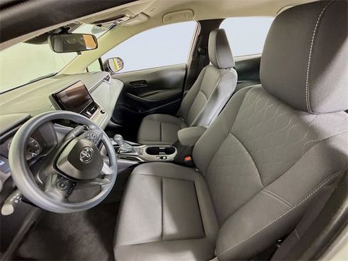Certified 2025 Toyota Corolla LE image 6