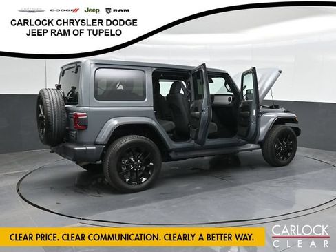 Used 2025 Jeep Wrangler Unlimited Sahara AWD/4WD image 50