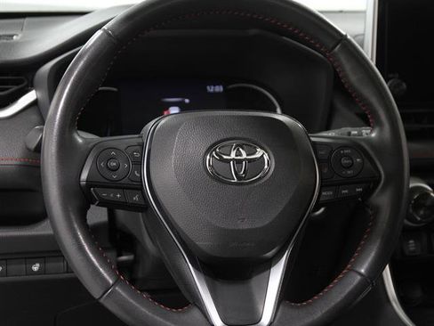 Used 2023 Toyota RAV4 SE image 7