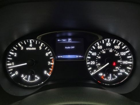 Used 2018 Nissan Pathfinder SV AWD/4WD image 23
