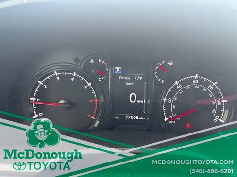Used 2022 Toyota 4Runner SR5 AWD/4WD image 22